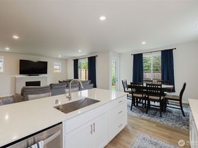 2092 NE Norseman Way, Poulsbo WA 98370