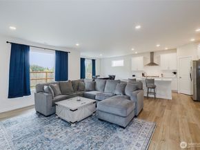 2092 NE Norseman Way, Poulsbo WA 98370
