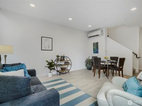 3070 SW Avalon Way G, Seattle WA 98126