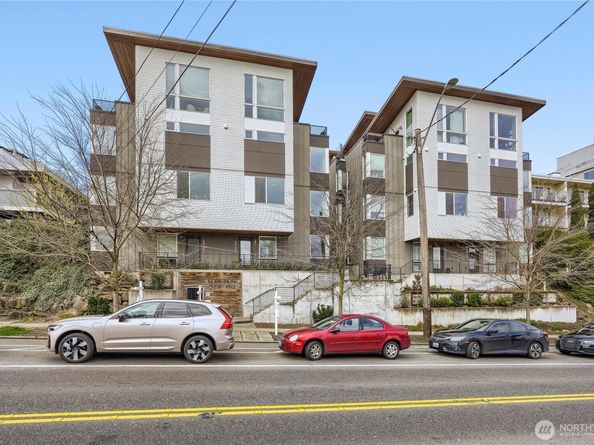 3070 SW Avalon Way G, Seattle WA 98126