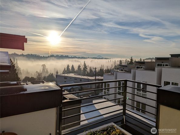 3070 SW Avalon Way G, Seattle WA 98126