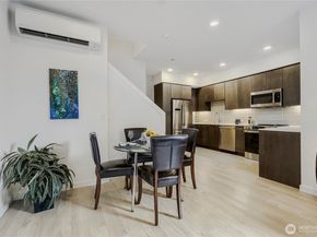 3070 SW Avalon Way G, Seattle WA 98126