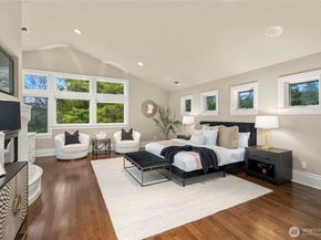 10021 NE 16th Place, Bellevue WA 98004