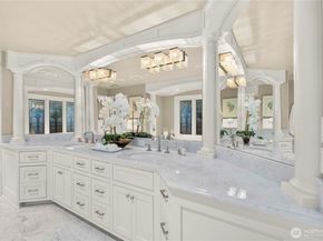 10021 NE 16th Place, Bellevue WA 98004
