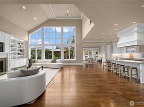 10021 NE 16th Place, Bellevue WA 98004