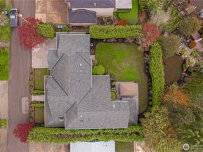 10021 NE 16th Place, Bellevue WA 98004