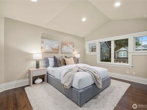 10021 NE 16th Place, Bellevue WA 98004