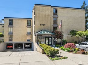 9909 NE 1st Street 104, Bellevue WA 98004