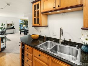 9909 NE 1st Street 104, Bellevue WA 98004