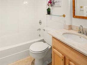 9909 NE 1st Street 104, Bellevue WA 98004
