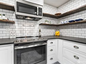 14007 NE 181st Street F104, Woodinville WA 98072