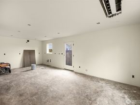 8109 34th Avenue SW B, Seattle WA 98126