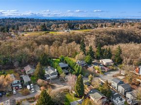 7324 7th Place SW B, Seattle WA 98106