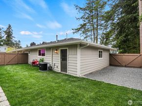 19326 66th Avenue W, Lynnwood WA 98036