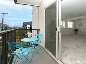 8747 Phinney Avenue N 13, Seattle WA 98103