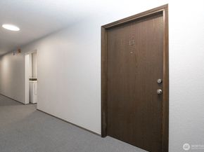 8747 Phinney Avenue N 13, Seattle WA 98103