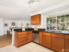 10022 NE 120th Lane G101, Kirkland WA 98034