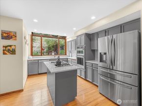 2837 220th Place NE, Sammamish WA 98074