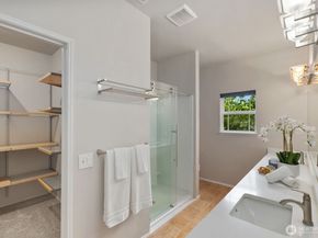 4493 248th Lane SE, Sammamish WA 98029