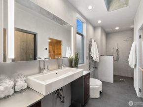 1549 Magnolia Way W, Seattle WA 98199
