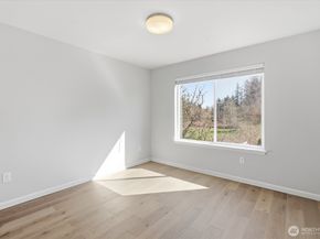 4211 208th Place SE, Bothell WA 98021