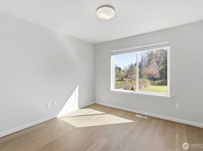 4211 208th Place SE, Bothell WA 98021