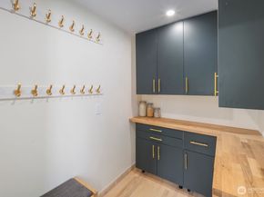 4531 Stanford Avenue NE, Seattle WA 98105