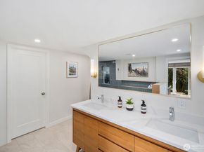 4531 Stanford Avenue NE, Seattle WA 98105