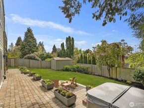 4531 Stanford Avenue NE, Seattle WA 98105