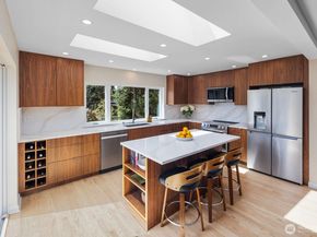 4531 Stanford Avenue NE, Seattle WA 98105