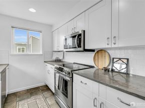 21925 7th Avenue S 124, Des Moines WA 98198