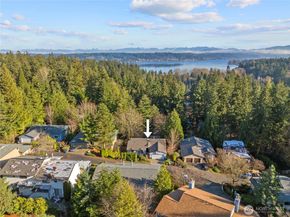 3412 161st Place SE 66, Bellevue WA 98008