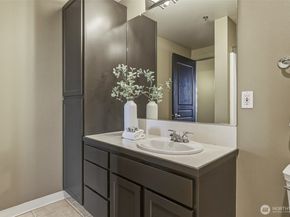 2801 1st Avenue 1018, Seattle WA 98121
