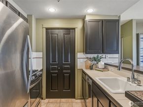 2801 1st Avenue 1018, Seattle WA 98121