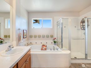 5440 NE 2nd Court, Renton WA 98059