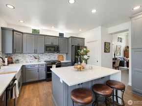 5440 NE 2nd Court, Renton WA 98059