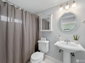 1516 NE 96th Street, Seattle WA 98115
