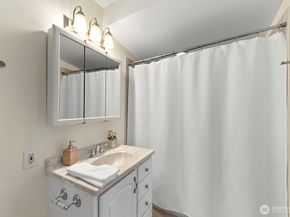 1516 NE 96th Street, Seattle WA 98115