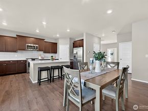 1472 Baker Heights Loop, Bremerton WA 98312