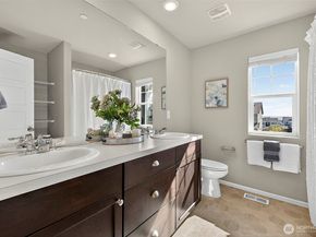 1472 Baker Heights Loop, Bremerton WA 98312