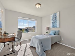 1472 Baker Heights Loop, Bremerton WA 98312
