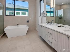 2660 9th Avenue W, Seattle WA 98119