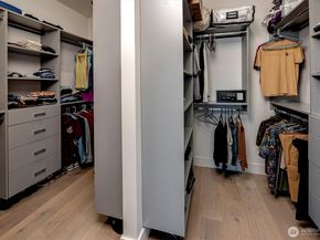 2660 9th Avenue W, Seattle WA 98119