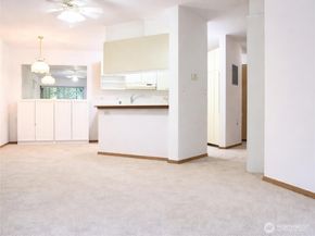 1684 152nd Avenue NE W211, Bellevue WA 98007