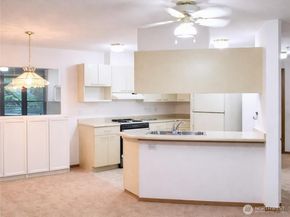 1684 152nd Avenue NE W211, Bellevue WA 98007