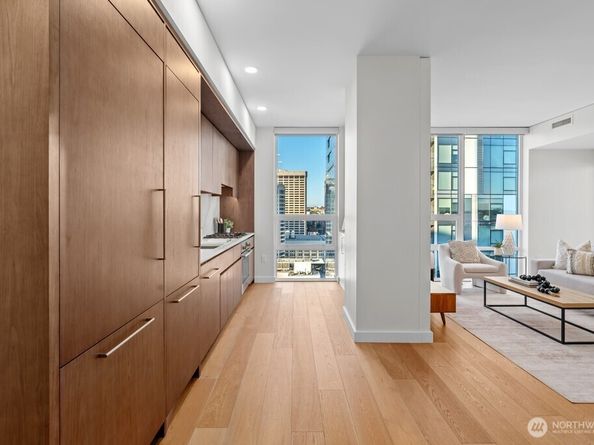 121 Stewart Street 2202, Seattle WA 98101