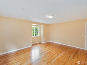 24819 SE 14th Street, Sammamish WA 98075