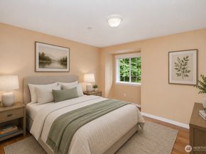 24819 SE 14th Street, Sammamish WA 98075