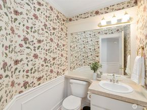 24819 SE 14th Street, Sammamish WA 98075