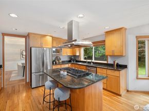 24819 SE 14th Street, Sammamish WA 98075